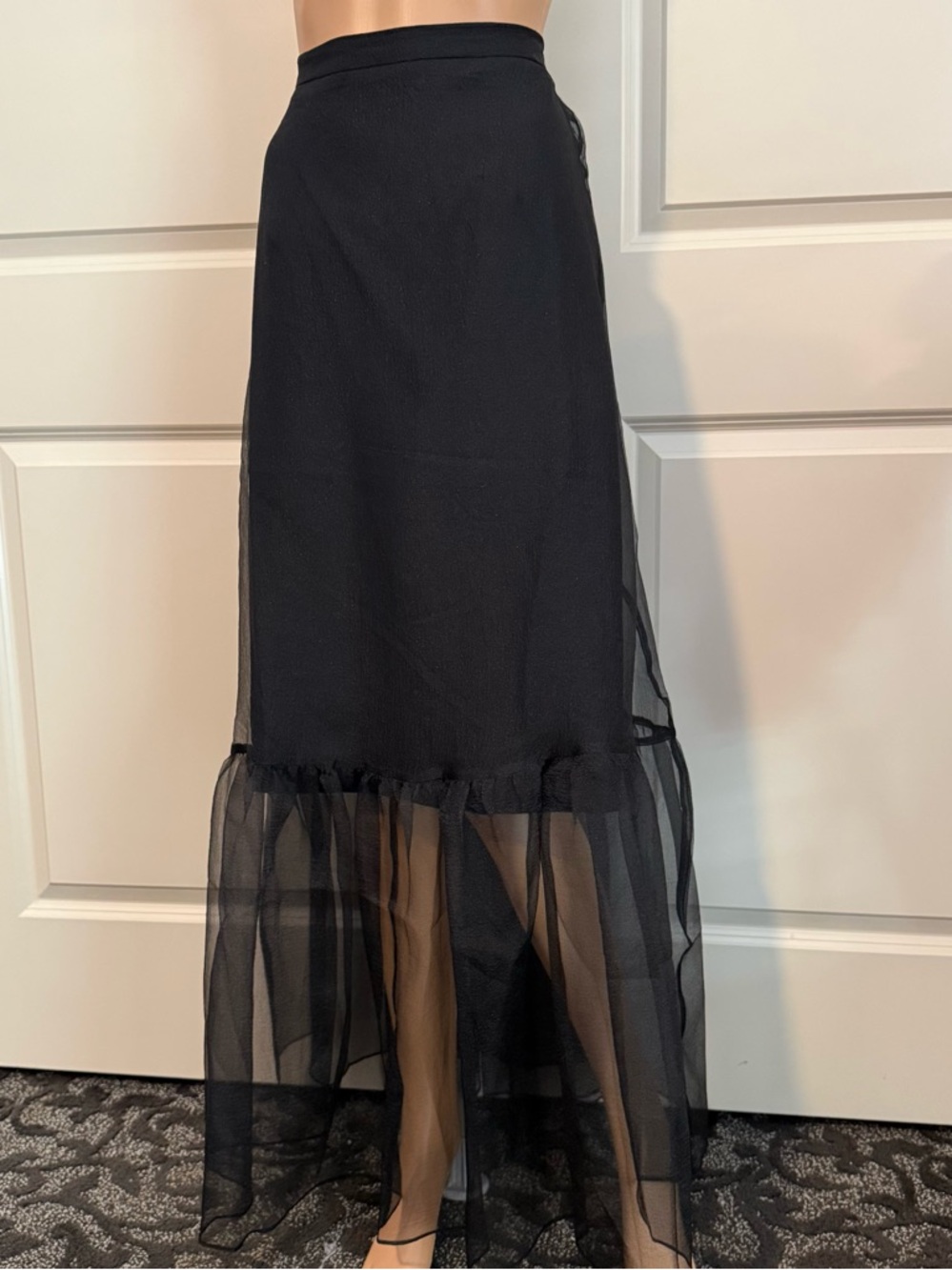 New MelloDay Black Lightweight V-Neck Maxi skirt - Picture 3 of 6